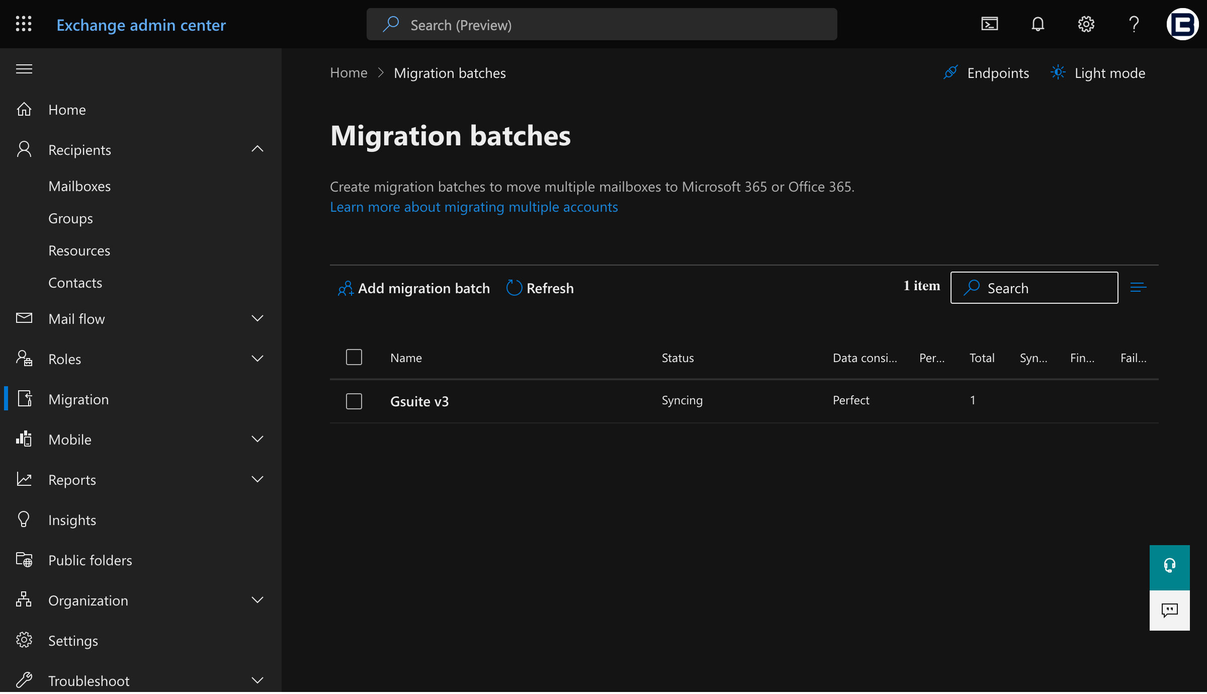 Exchange admin center migration batches list after a resume, showing one batch with status Syncing, data consistency score Perfect, a total of one mailbox, and an empty Failed column.